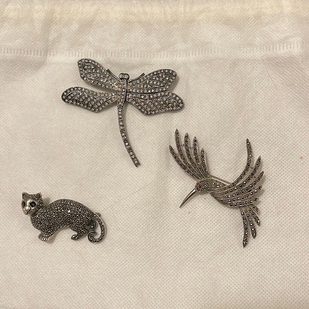Ring stone Brooches